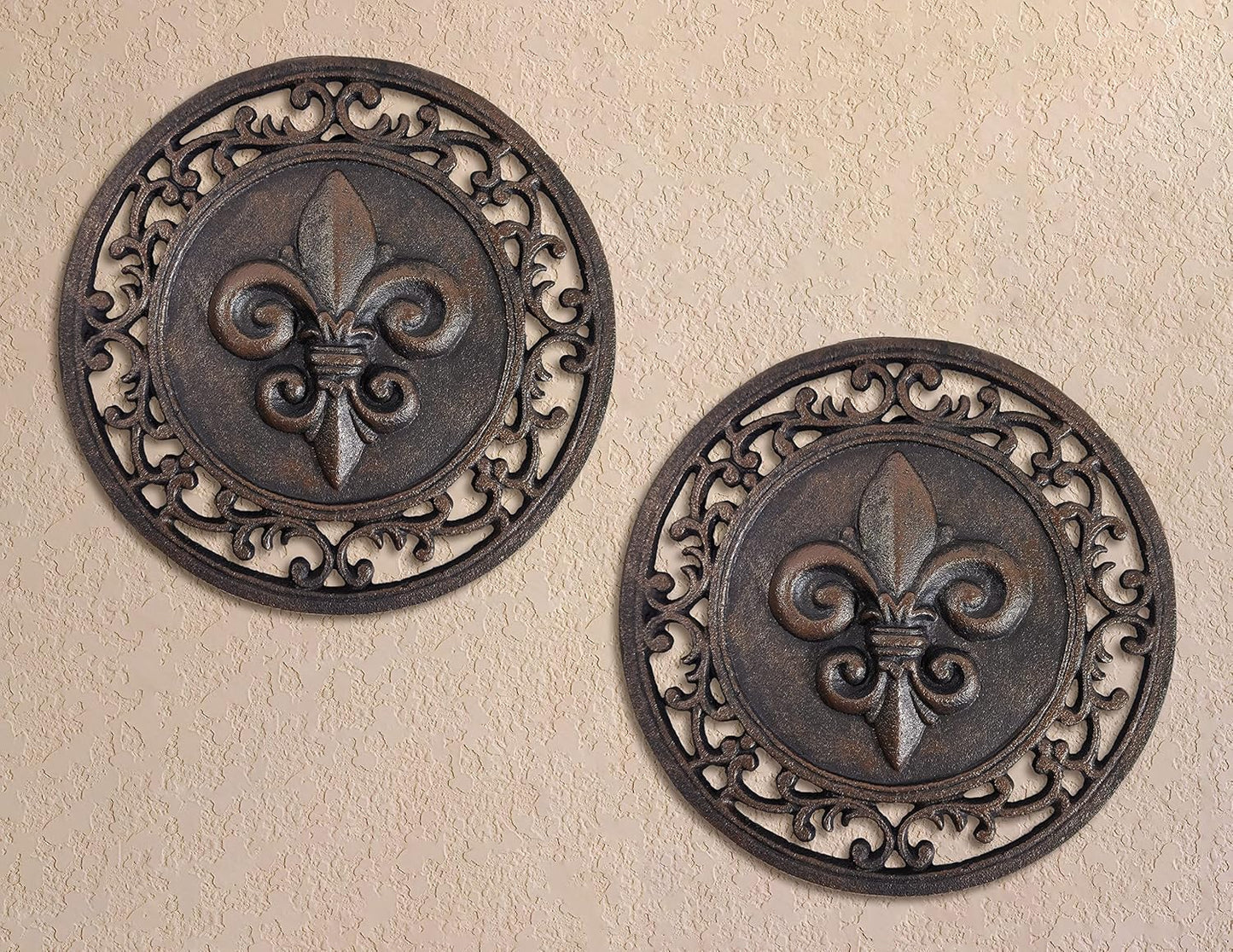 Cast Iron Round Fleur de lis Wall Decoration Frame for Home or Kitchen